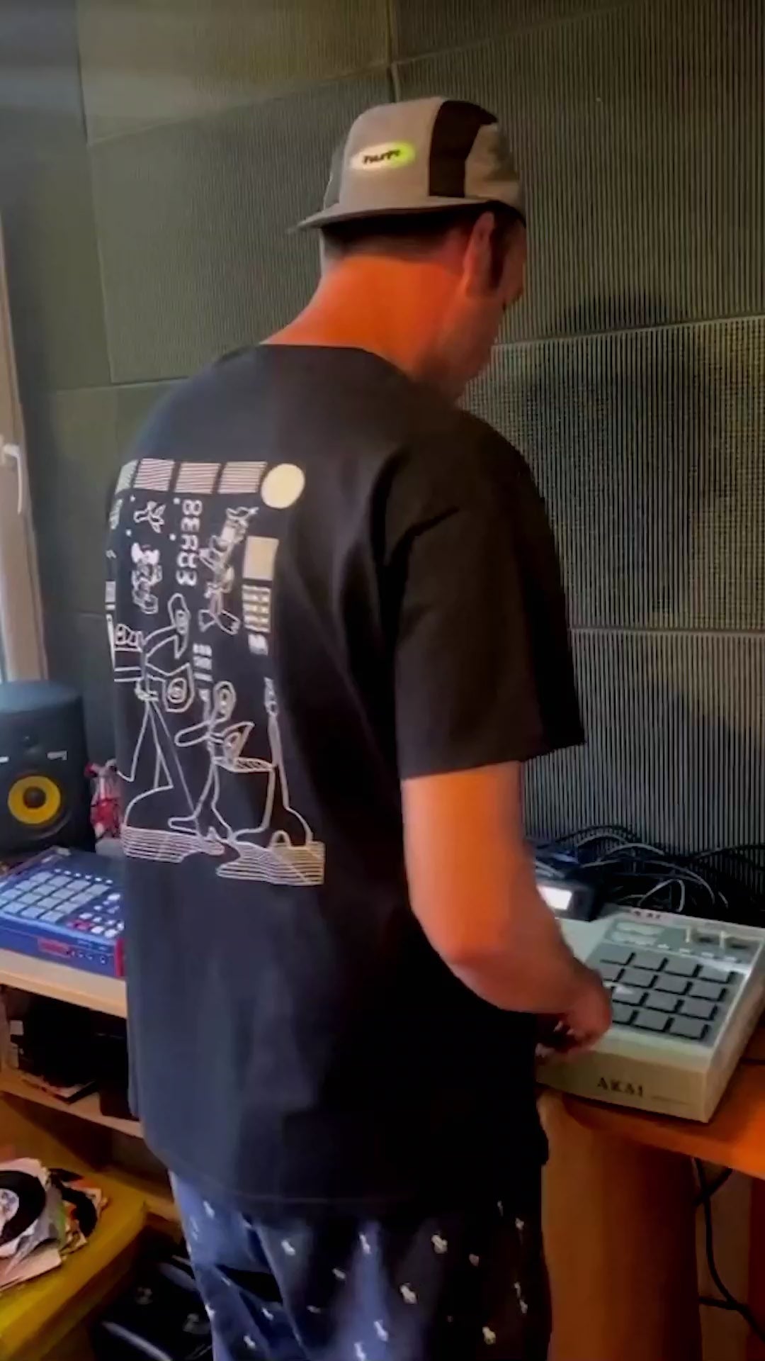 Polera negra 2022